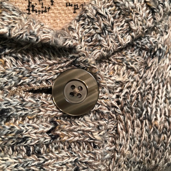 Liz Claiborne sweater - Picture 3 of 4